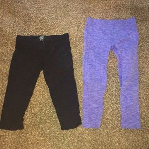 2 PAIRS OF LEGGINGS BLACK AND BLUE